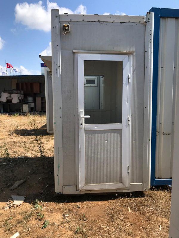 tekli bekçi kulübesi